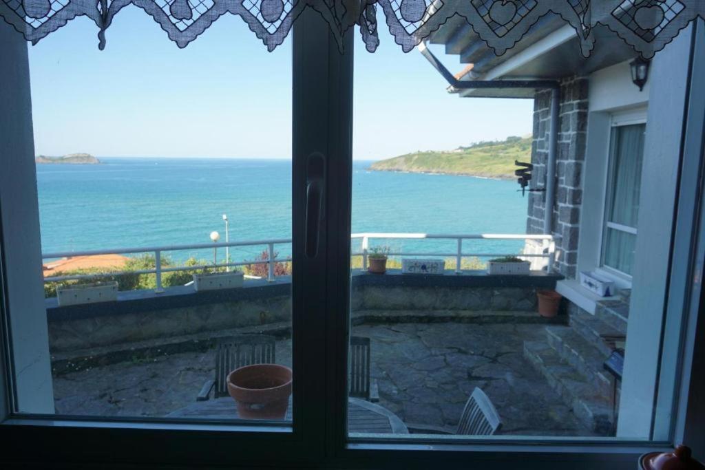 Uxue. * Mundaka